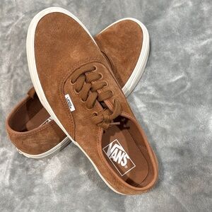 Vans unisex Brown Suede Low-Top Sneakers (w9 m7)